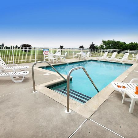 Lancaster Inn & Suites Манхейм Экстерьер фото