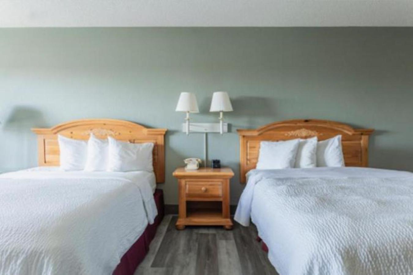 Lancaster Inn & Suites Манхейм Экстерьер фото