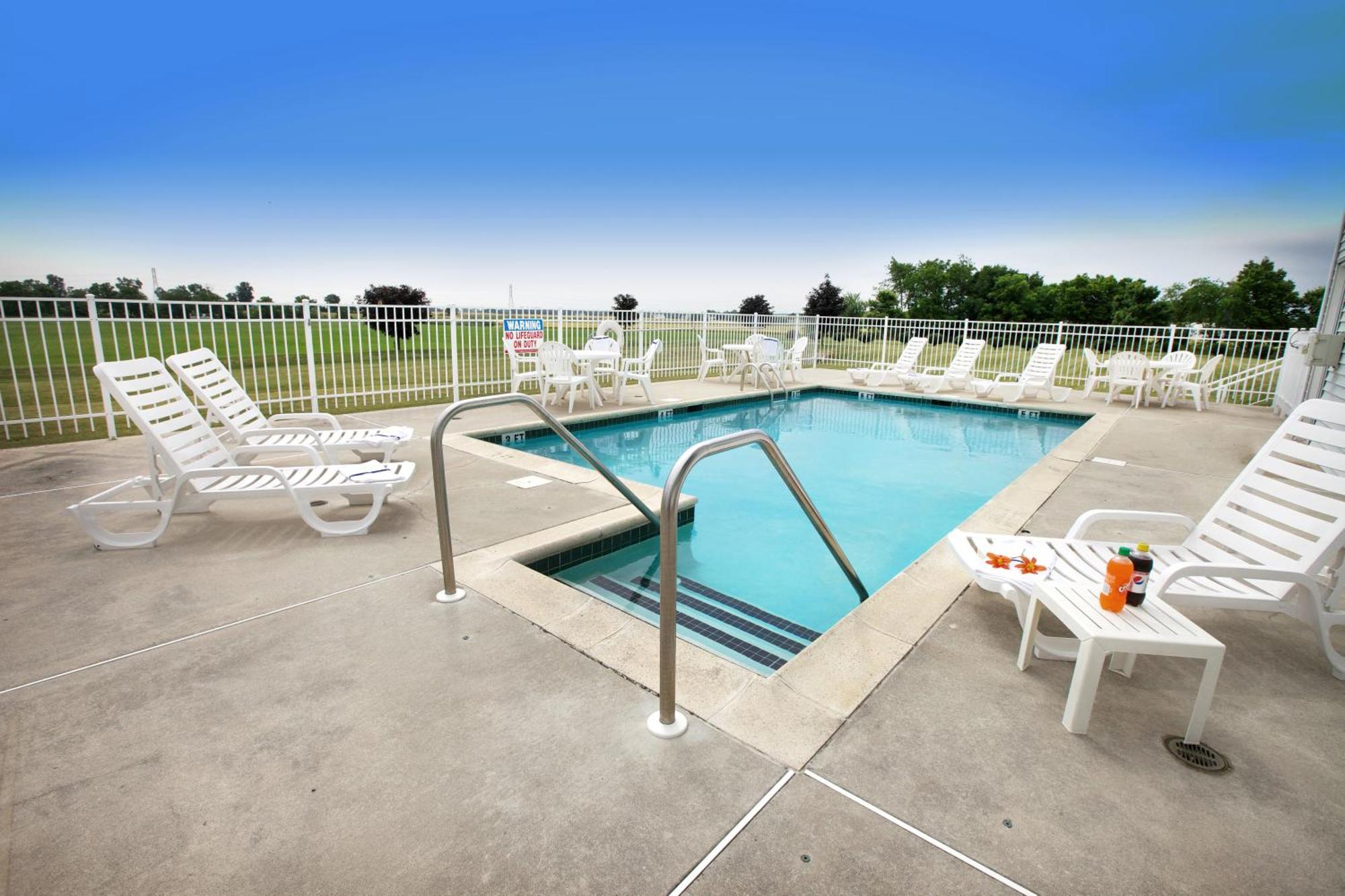 Lancaster Inn & Suites Манхейм Экстерьер фото