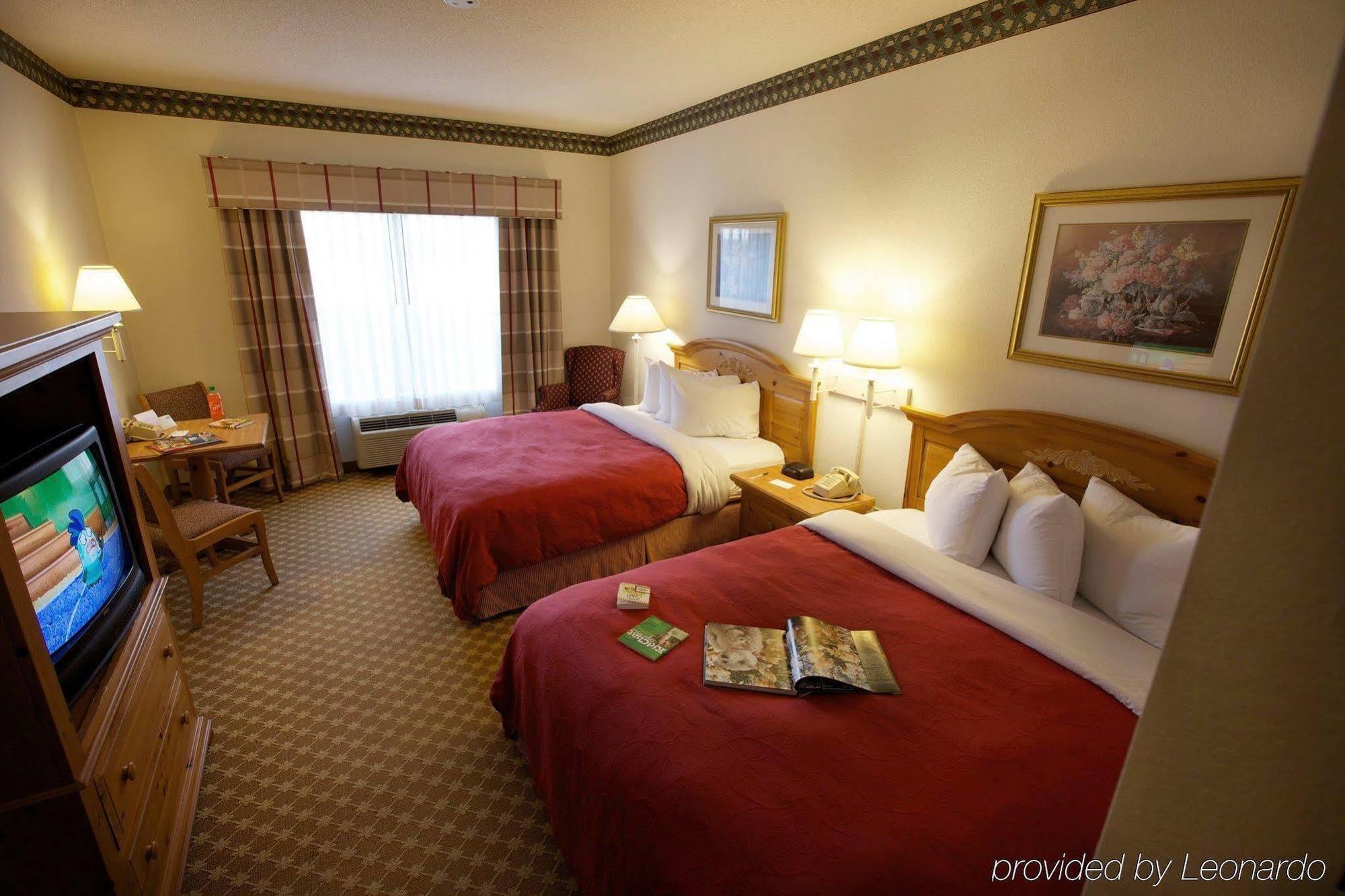 Lancaster Inn & Suites Манхейм Экстерьер фото
