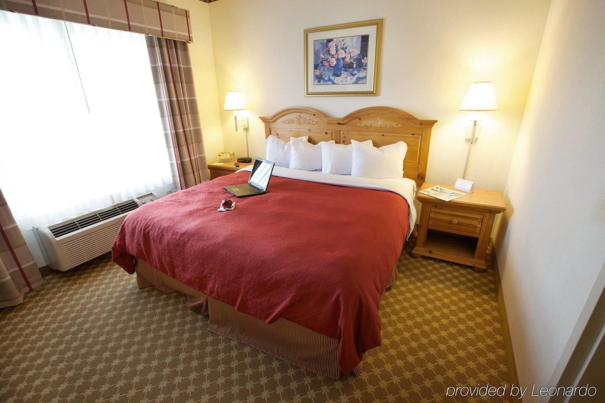 Lancaster Inn & Suites Манхейм Экстерьер фото