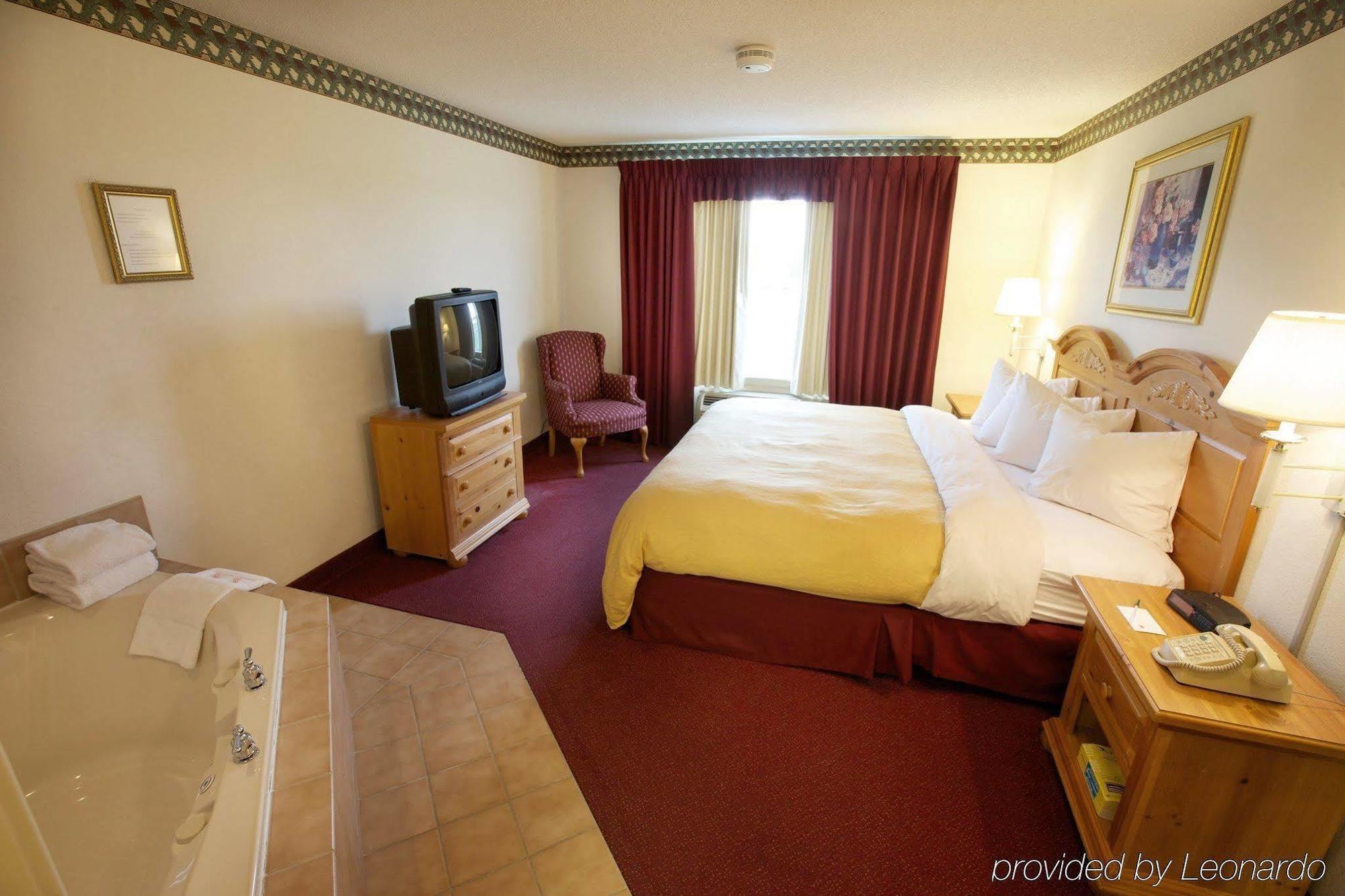 Lancaster Inn & Suites Манхейм Экстерьер фото