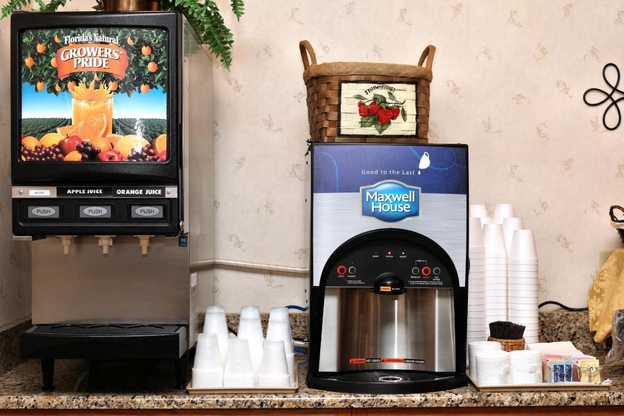 Lancaster Inn & Suites Манхейм Экстерьер фото