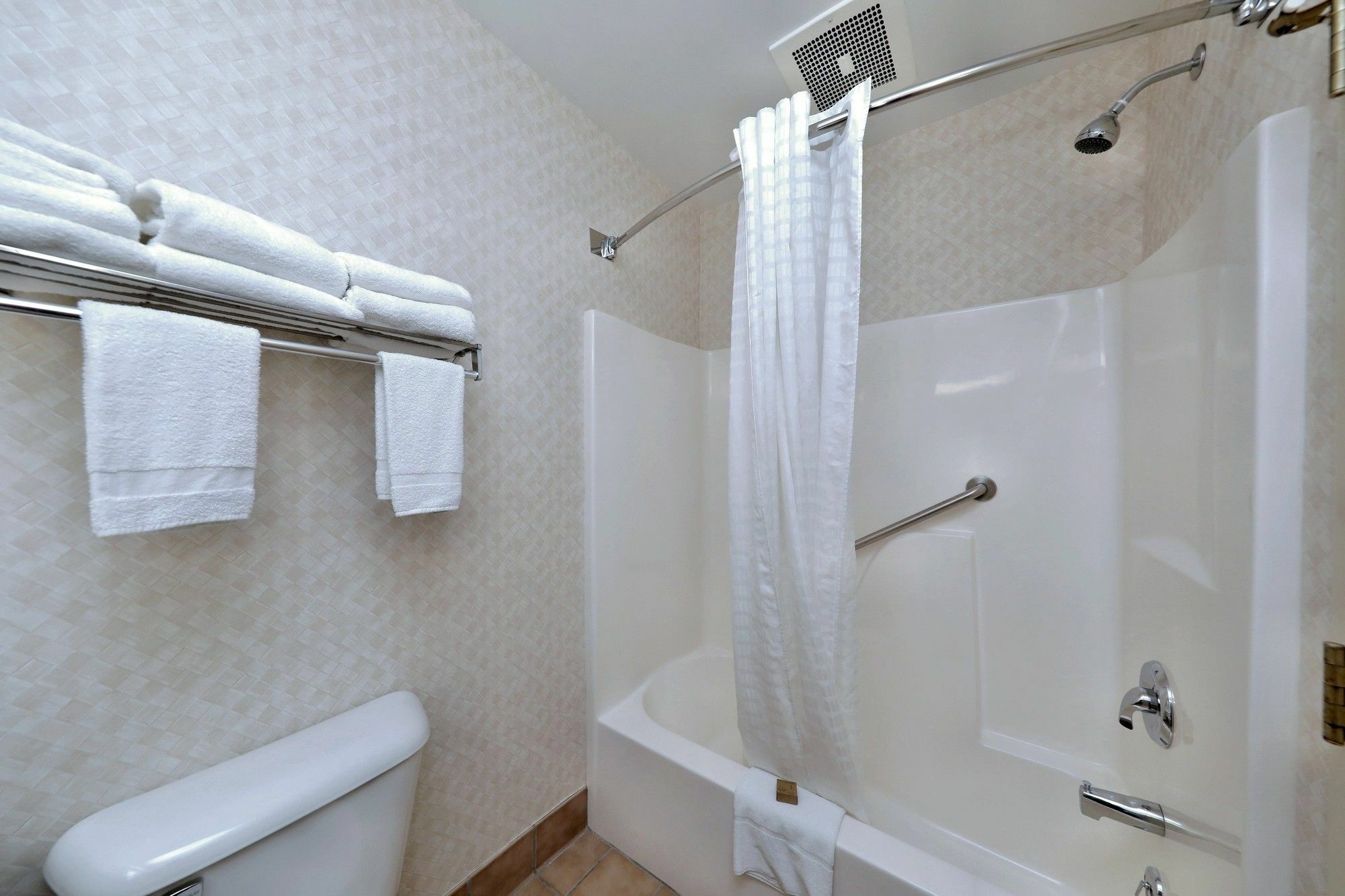 Lancaster Inn & Suites Манхейм Экстерьер фото